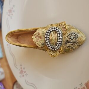 1998 Just The Right Shoe Custom Made Miniature Resin Shoe by Raine